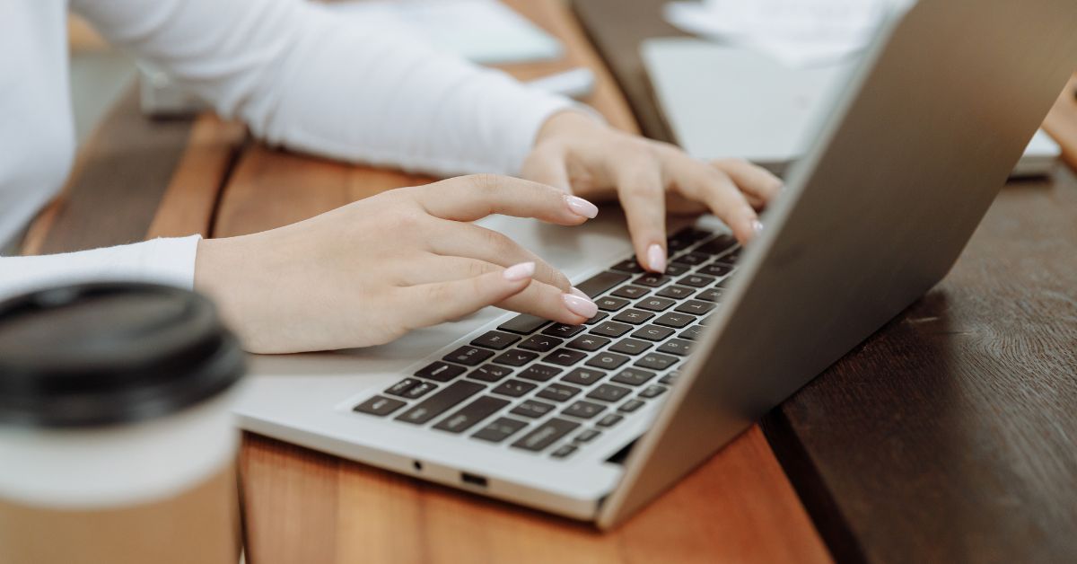 ChatGPT Made Easy: How To Use ChatGPT for Beginners
